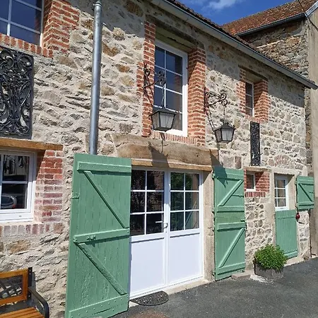 La Grenouille Amoureuse Bed & Breakfast